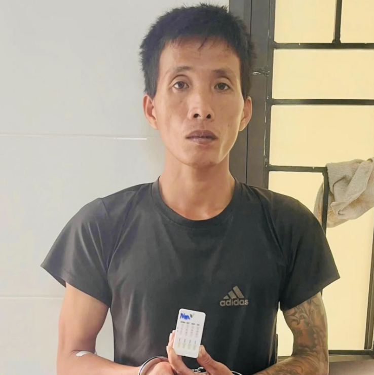 Đối tượng Nguyễn Văn Nam bị bắt khẩn cấp. 