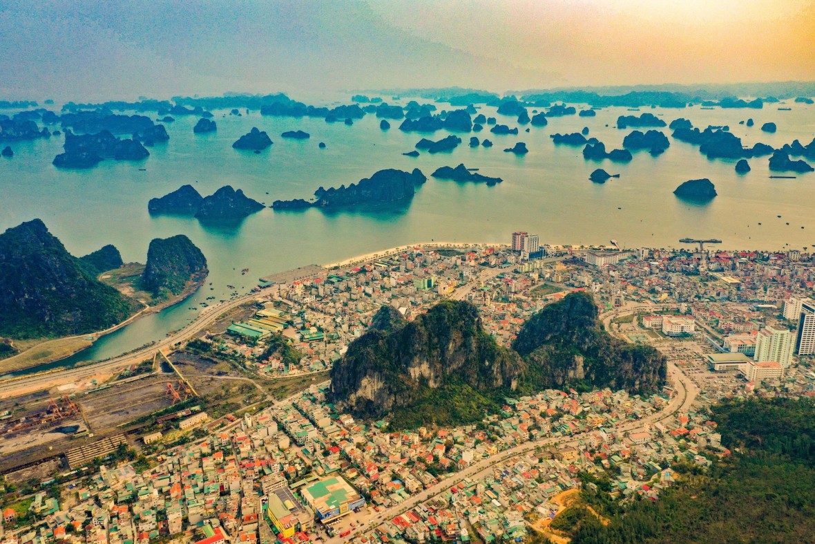 Hạ Long đẹp say lòng ngày cuối thu