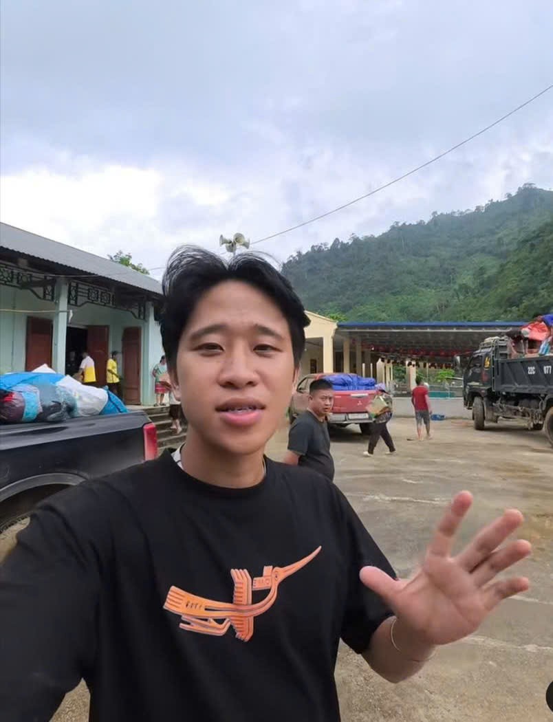 Đào Quang Hà  livetrem kêu gọi từ thiện - Ảnh Công an Thanh Hóa.