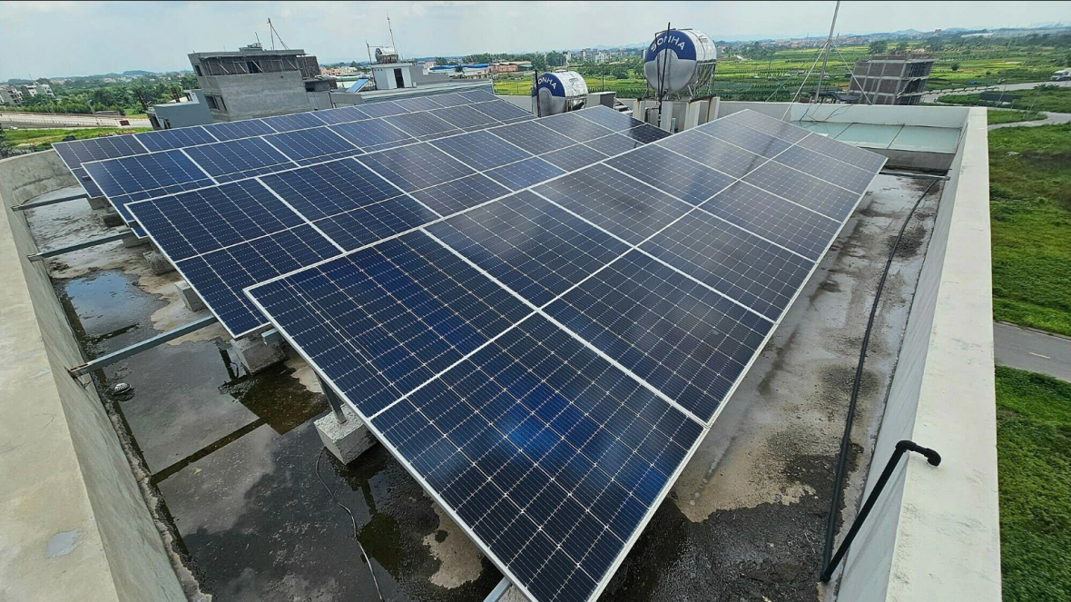 Hệ thống điện mặt trời mái nhà tại một hộ gia đình tại miền Bắc