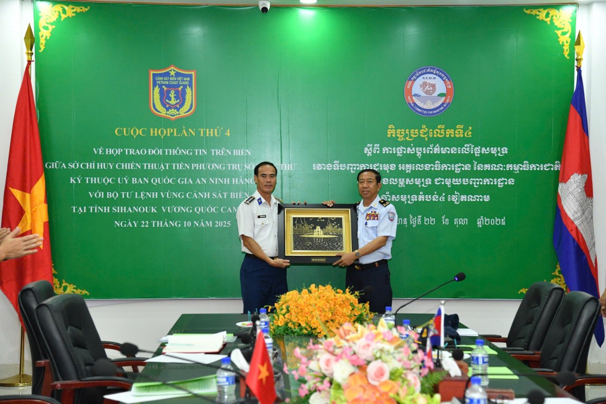 Nâng cao hiệu quả phối hợp thực hiện Nghị định thư cơ chế liên lạc Đường dây nóng giữa BTL Vùng Cảnh sát biển 4 với Sở chỉ huy Chiến thuật tiền phương Campuchia