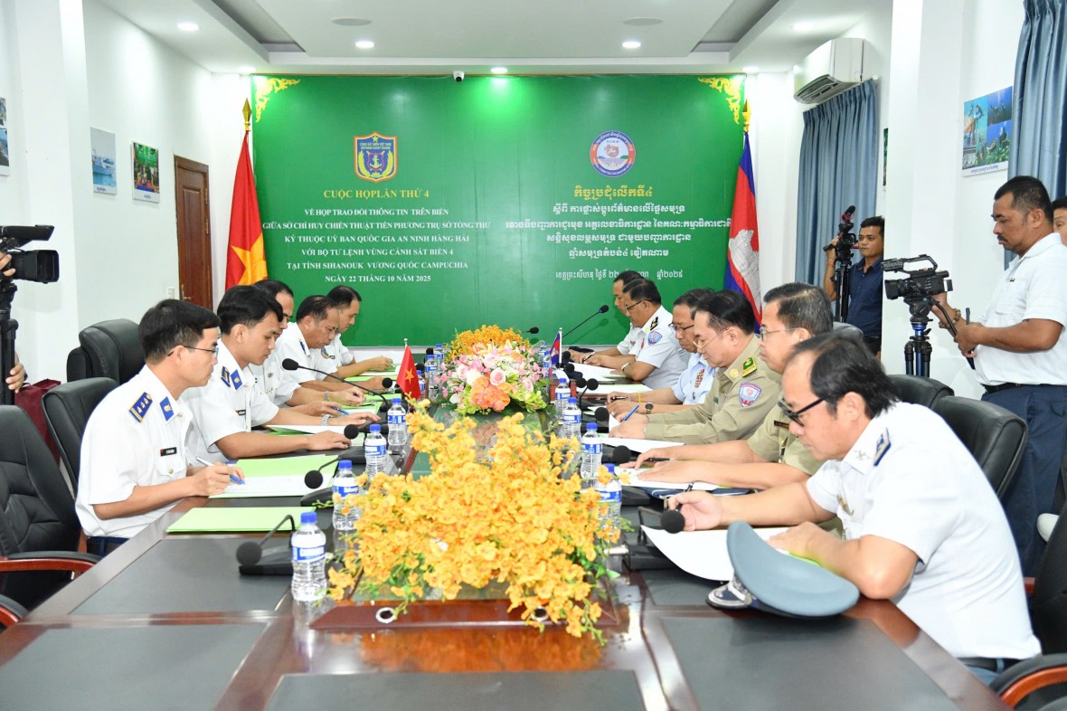 Nâng cao hiệu quả phối hợp thực hiện Nghị định thư cơ chế liên lạc Đường dây nóng giữa BTL Vùng Cảnh sát biển 4 với Sở chỉ huy Chiến thuật tiền phương Campuchia