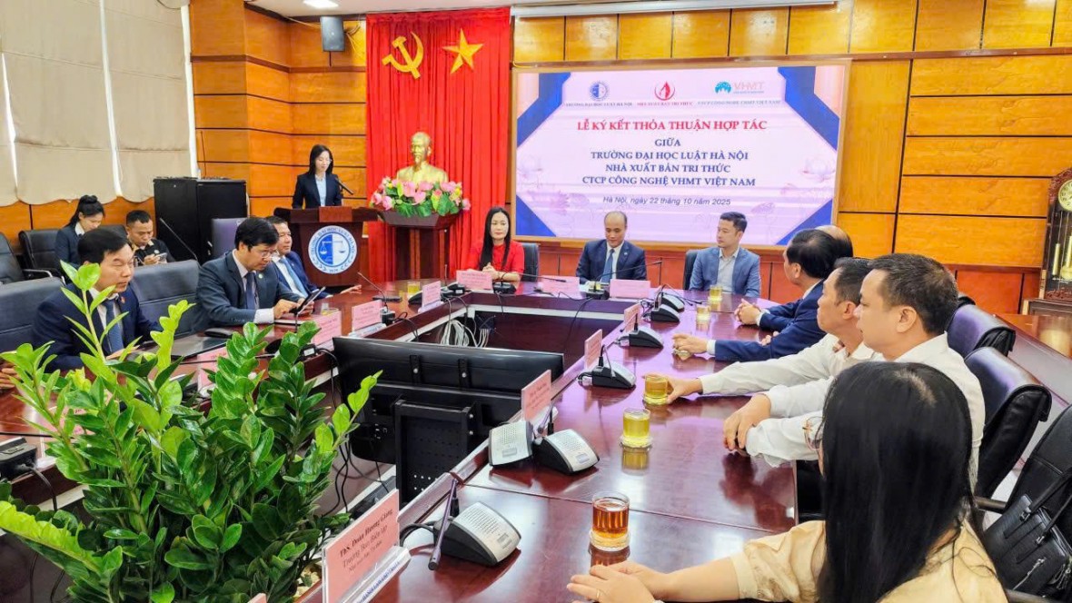 NXB Tri thức hợp tác xuất bản ấn phẩm số với Trường Đại học Luật Hà Nội