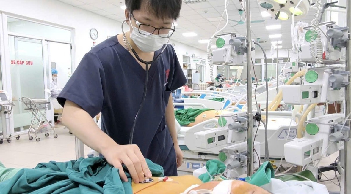 Nhiều ca bệnh nhiễm xoắn khuẩn vàng da nặng đe doạ tính mạng sau mưa lũ