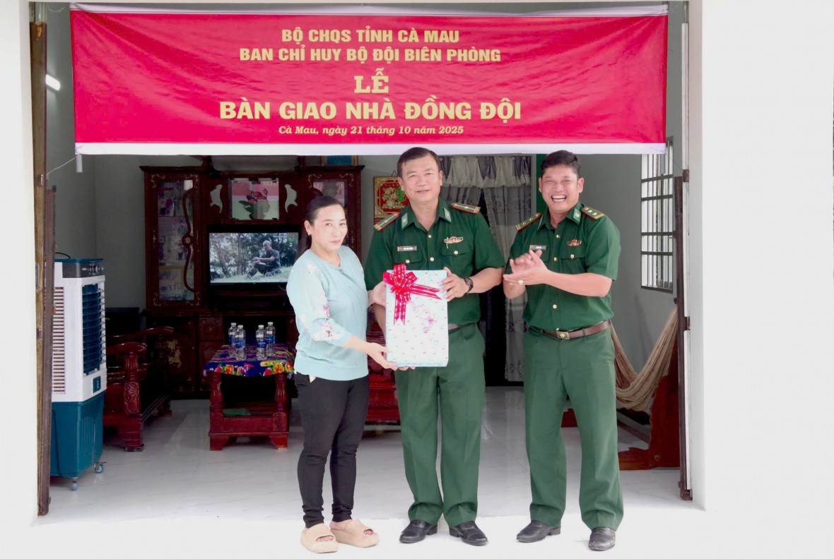 BĐBP Cà Mau bàn giao “Nhà đồng đội” cho quân nhân có hoàn cảnh khó khăn