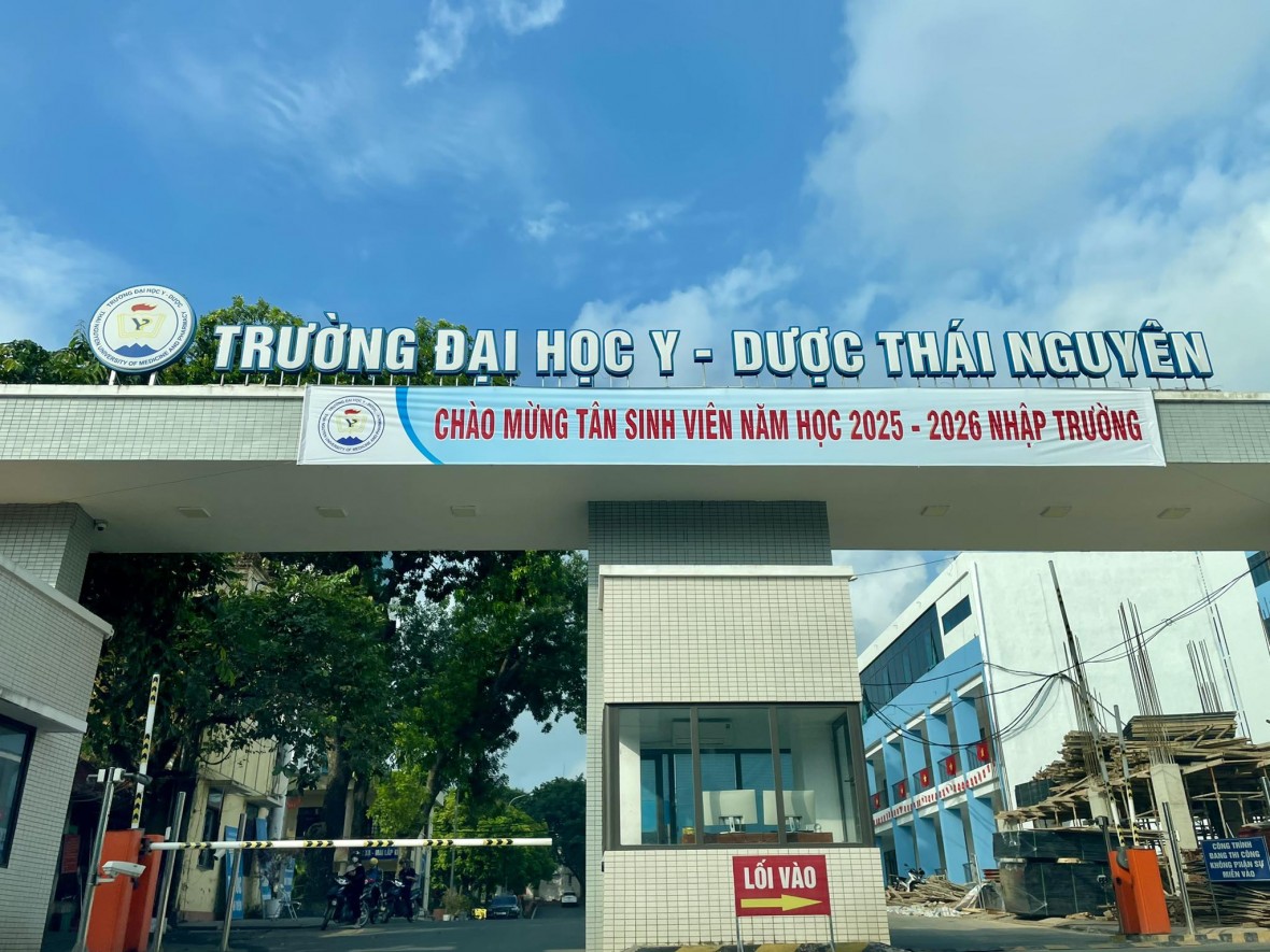 Thực hiện sáp nhập hai Trường Cao đẳng Y tế vào Trường Đại học Y - Dược Thực hiện sáp nhập 2 Trường Cao đẳng Y tế vào Trường Đại học Y - Dược