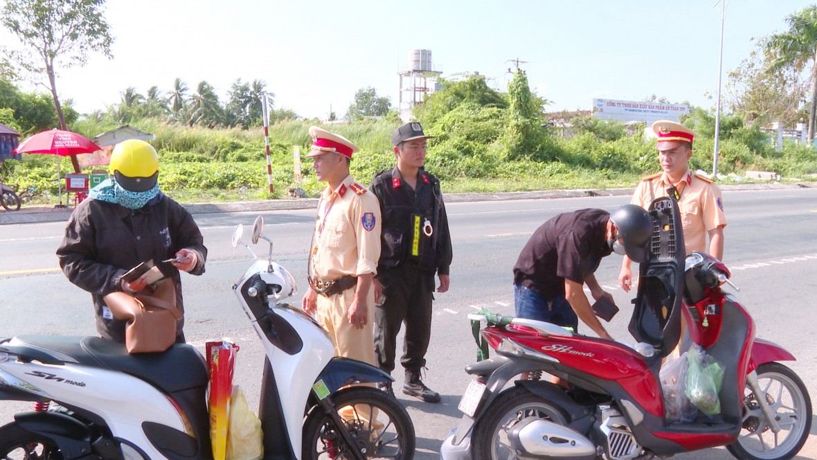 Nhiều giải pháp bảo đảm trật tự, an toàn giao thông ở Cà Mau Nhiều giải pháp bảo đảm trật tự, an toàn giao thông ở Cà Mau