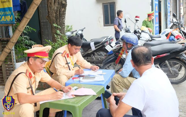 CSGT Thanh Hóa chốt chặn khép kín ngày đêm, kiên quyết xử lý 