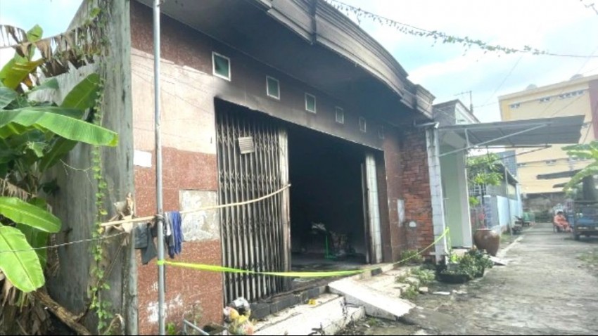 Căn nhà bị phóng hoả.