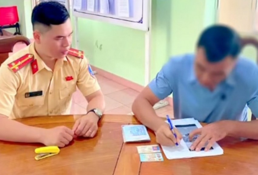 Đồng Nai: Xử phạt tài xế chở hàng vượt thùng xe tải và vượt ẩu