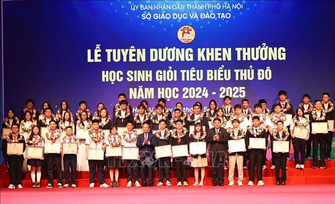 Các hình thức khen thưởng học sinh được áp dụng từ 31/10/2025. (Ảnh minh họa)