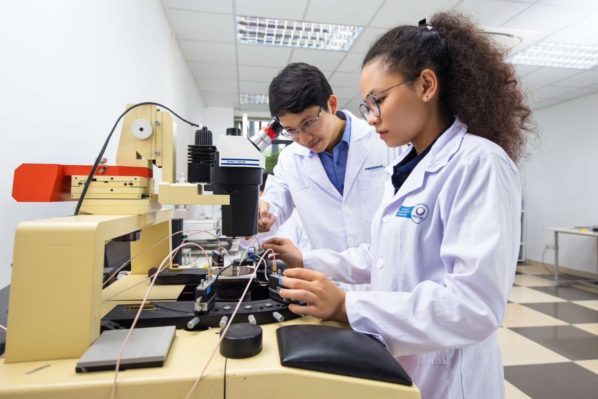 Giảng viên góp ý để Khoa học công nghệ phát triển vượt bậc