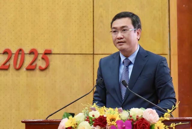 Tân Chủ tịch UBND tỉnh Lạng Sơn Nguyễn Cảnh Toàn. Tân Chủ tịch UBND tỉnh Lạng Sơn Nguyễn Cảnh Toàn.