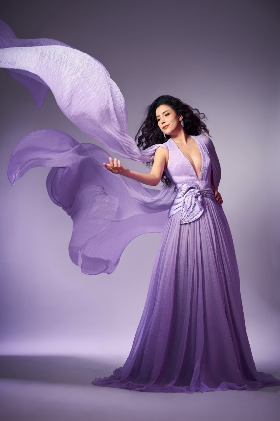 Ca sĩ Phương Nhung trở lại với đêm nhạc kỷ niệm 20 năm - “Mắt Nhung” không chỉ là tên gọi