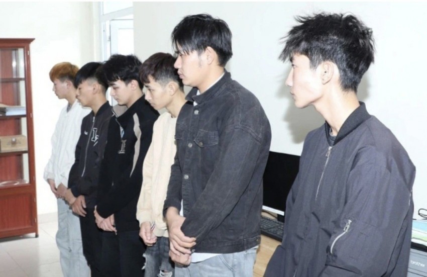 Sáu đối tượng bị bắt giữ để điều tra về hành vi giết người và gây rối trật tự công cộng (Ảnh: Công an Ninh Bình). Sáu đối tượng bị bắt giữ để điều tra về hành vi giết người và gây rối trật tự công cộng (Ảnh: Công an Ninh Bình).