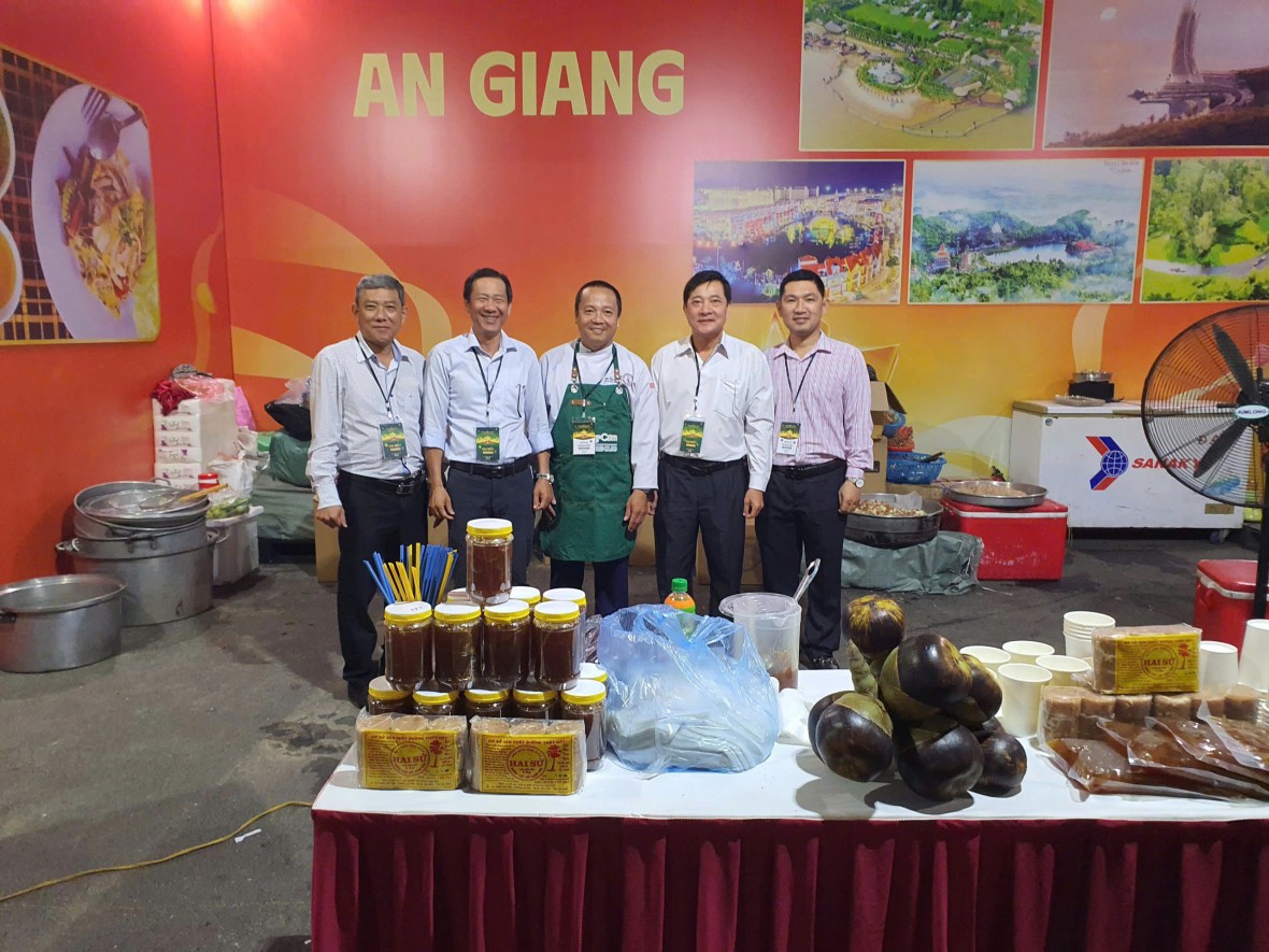 An Giang tích cực quảng bá du lịch và sản phẩm đặc trưng tại Hội chợ Mùa Thu 2025 An Giang tích cực quảng bá du lịch và sản phẩm đặc trưng tại Hội chợ Mùa Thu 2025