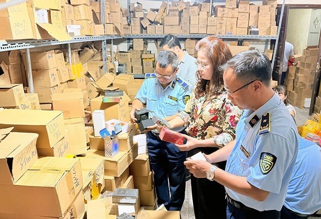 Hàng giả- Hàng nhái: Các đối tượng sản xuất và buôn bán hàng giả hiện nay hoạt động rất tinh vi