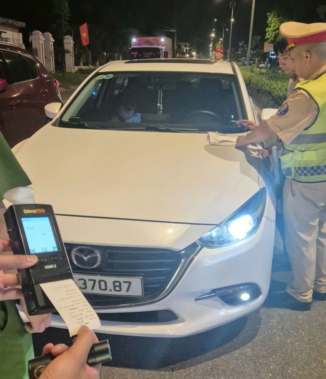 lực lượng Cảnh sát giao thông Bắc Ninh khẳng định sẽ tiếp tục duy trì kiểm tra nồng độ cồn thường xuyên, liên tục trên mọi tuyến đường, mọi khung giờ, lực lượng Cảnh sát giao thông Bắc Ninh khẳng định sẽ tiếp tục duy trì kiểm tra nồng độ cồn thường xuyên, liên tục trên mọi tuyến đường, mọi khung giờ,