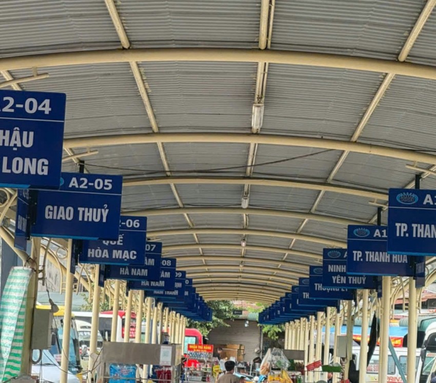 à Nội: Bến xe Giáp Bát miễn phí xe cá nhân vào bến đón, trả khách