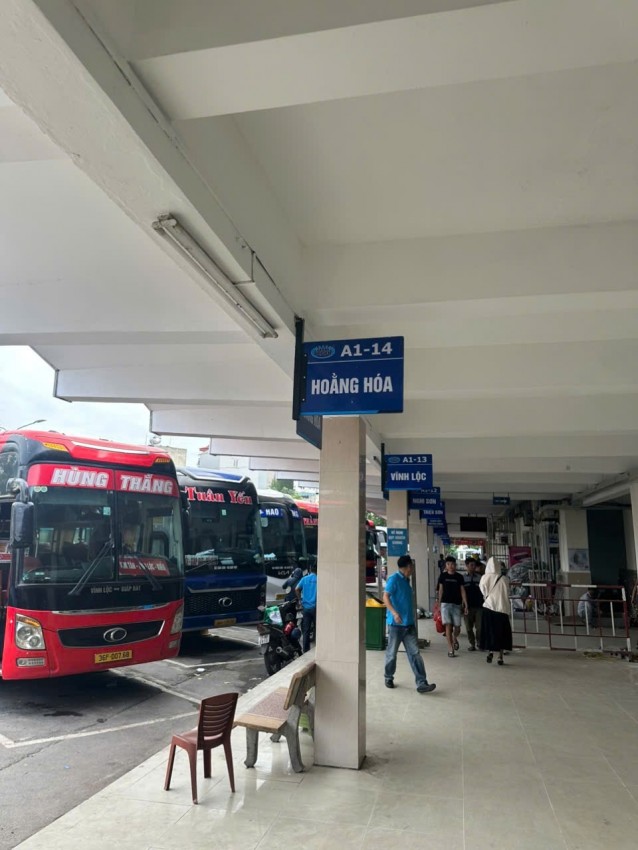 Bến xe Giáp Bát miễn phí xe cá nhân vào bến đón, trả khách