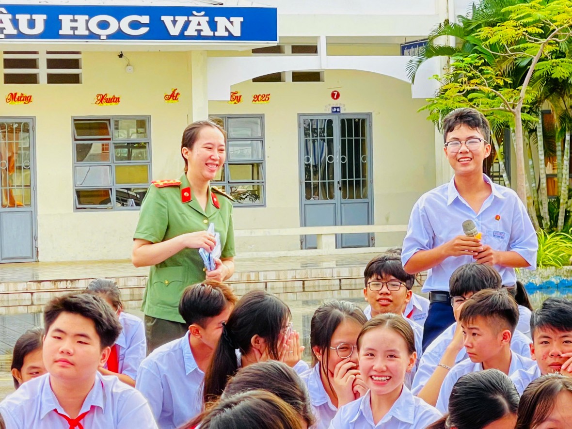 Cà Mau: Xây dựng “lá chắn số” bảo vệ học sinh trước nguy cơ mạng
