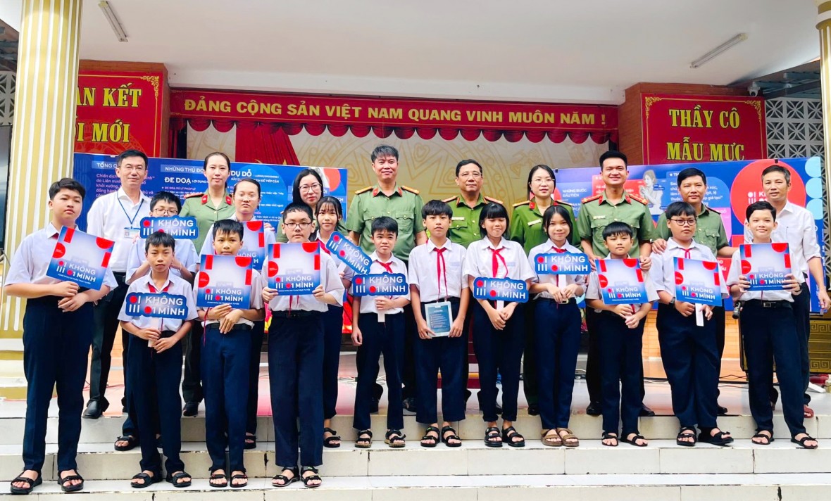 Cà Mau: Xây dựng “lá chắn số” bảo vệ học sinh trước nguy cơ mạng