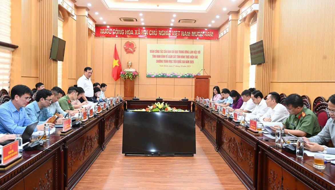 Thứ trưởng Bộ Y tế Đỗ Xuân Tuyên làm việc với tỉnh Ninh Bình về việc thực hiện các chương trình mục tiêu quốc gia