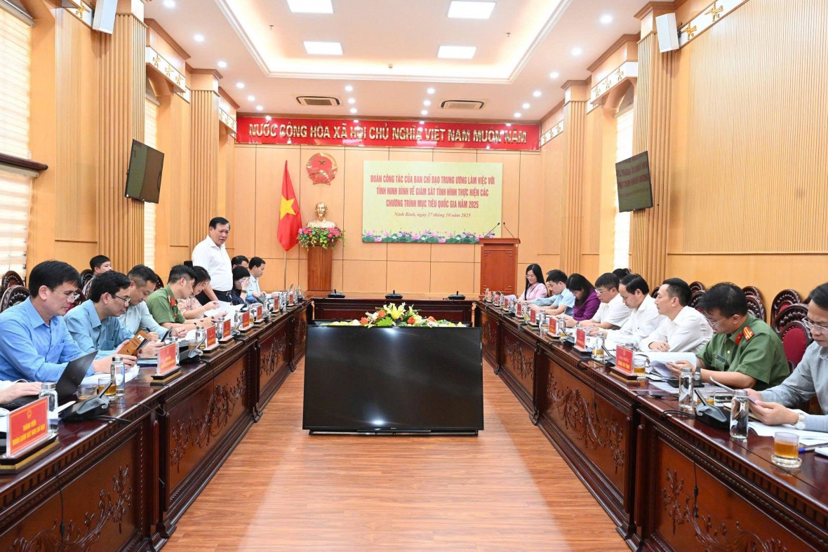 Thứ trưởng Bộ Y tế Đỗ Xuân Tuyên làm việc với tỉnh Ninh Bình về việc thực hiện các chương trình mục tiêu quốc gia