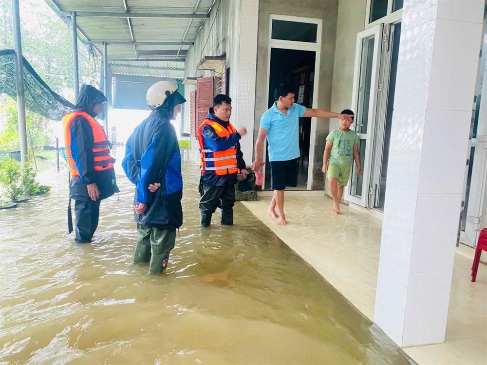 Lãnh đạo Ủy ban nhân dân phường Hương Thủy trực tiếp kiểm tra, chỉ đạo công tác phòng, chống mưa lũ trên địa bàn