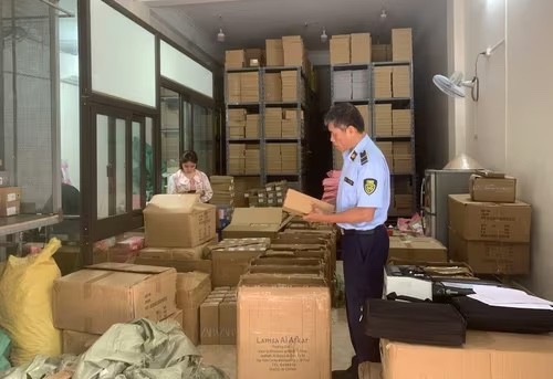 7.000 đôi giày, dép nghi giả mạo nhãn hiệu ZARA bị xử lý