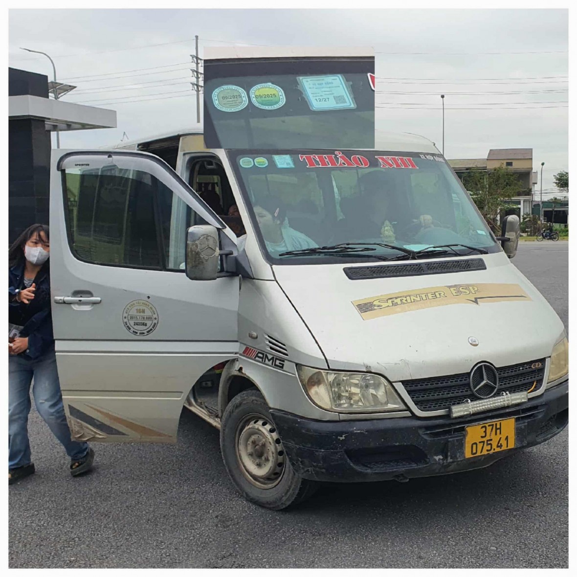 Nhức nhối xe chở khách tại KCN VSIP Nghệ An