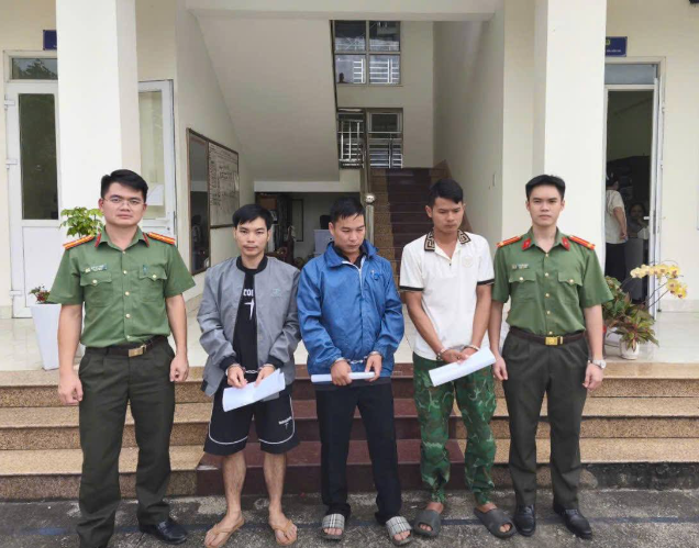 Điều tra nhóm tổ chức đưa người vượt biên trái phép qua Cao Bằng Điều tra nhóm tổ chức đưa người vượt biên trái phép qua Cao Bằng