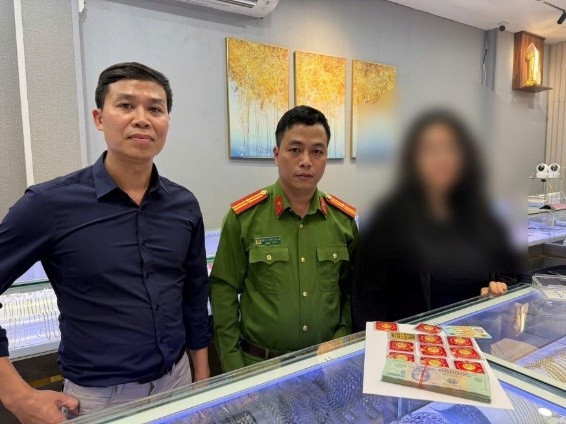 Công an phường Yên Hòa kịp thời ngăn chặn nữ sinh bị lừa đảo.