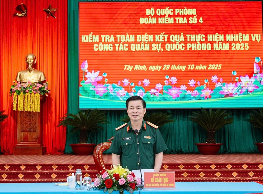 Đoàn công tác của Bộ Quốc phòng làm việc tại Bộ Chỉ huy quân sự tỉnh Tây Ninh