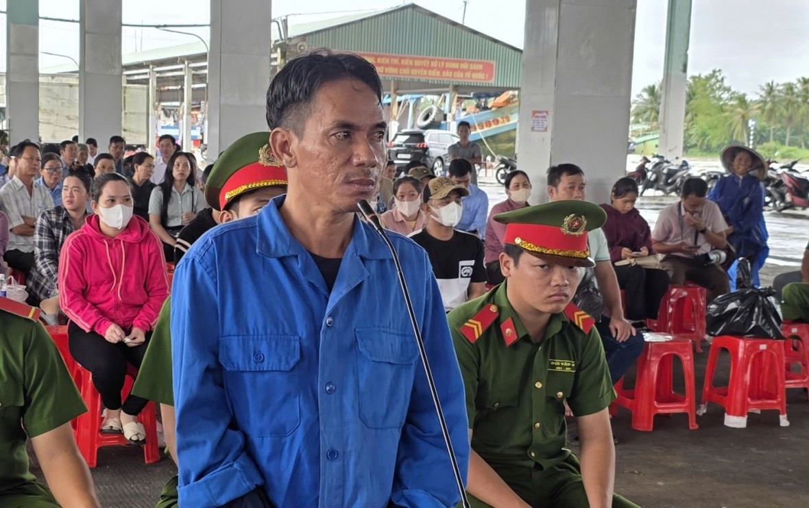 Xét xử lưu động 02 vụ án “Tổ chức cho người khác xuất cảnh trái phép” vi phạm đánh bắt hải sản IUU