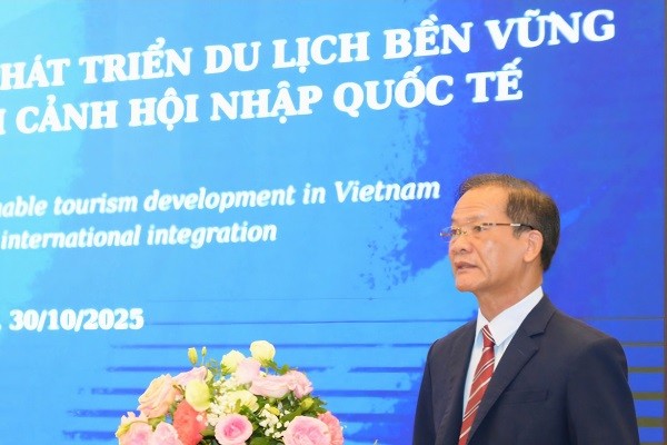 Đề cao vai trò của công nghiệp văn hóa trong phát triển du lịch bền vững tại Ninh Bình Đề cao vai trò của công nghiệp văn hóa trong phát triển du lịch bền vững tại Ninh Bình