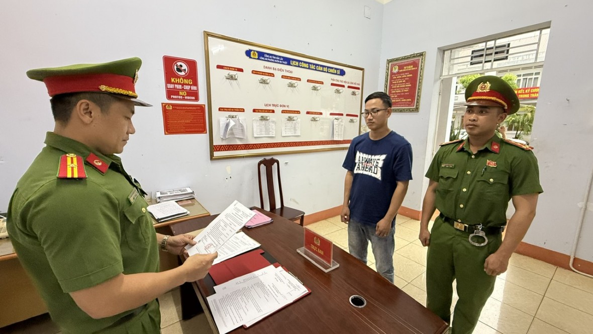 Bắt Phó phòng một ngân hàng ở Đắk Lắk lừa đảo 4,8 tỷ để đầu tư tài chính qua mạng