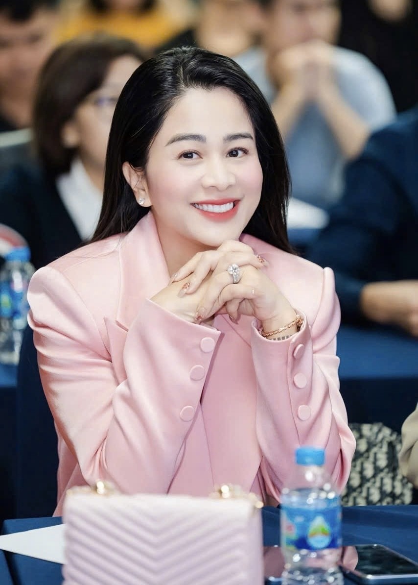 Nữ hoàng Doanh nhân Giang Lee – Đam mê làm đẹp cho đời Nữ hoàng Doanh nhân Giang Lee – Đam mê làm đẹp cho đời