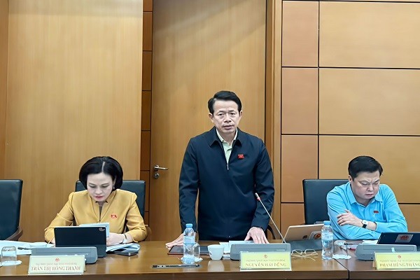 Đại biểu Quốc hội tỉnh Ninh Bình thảo luận tại Tổ nhiều nội dung quan trọng Đại biểu Quốc hội tỉnh Ninh Bình thảo luận tại Tổ nhiều nội dung quan trọng