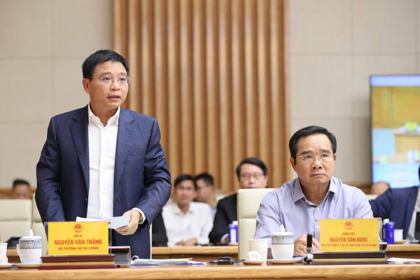 Các đại biểu phát biểu tại hội nghị