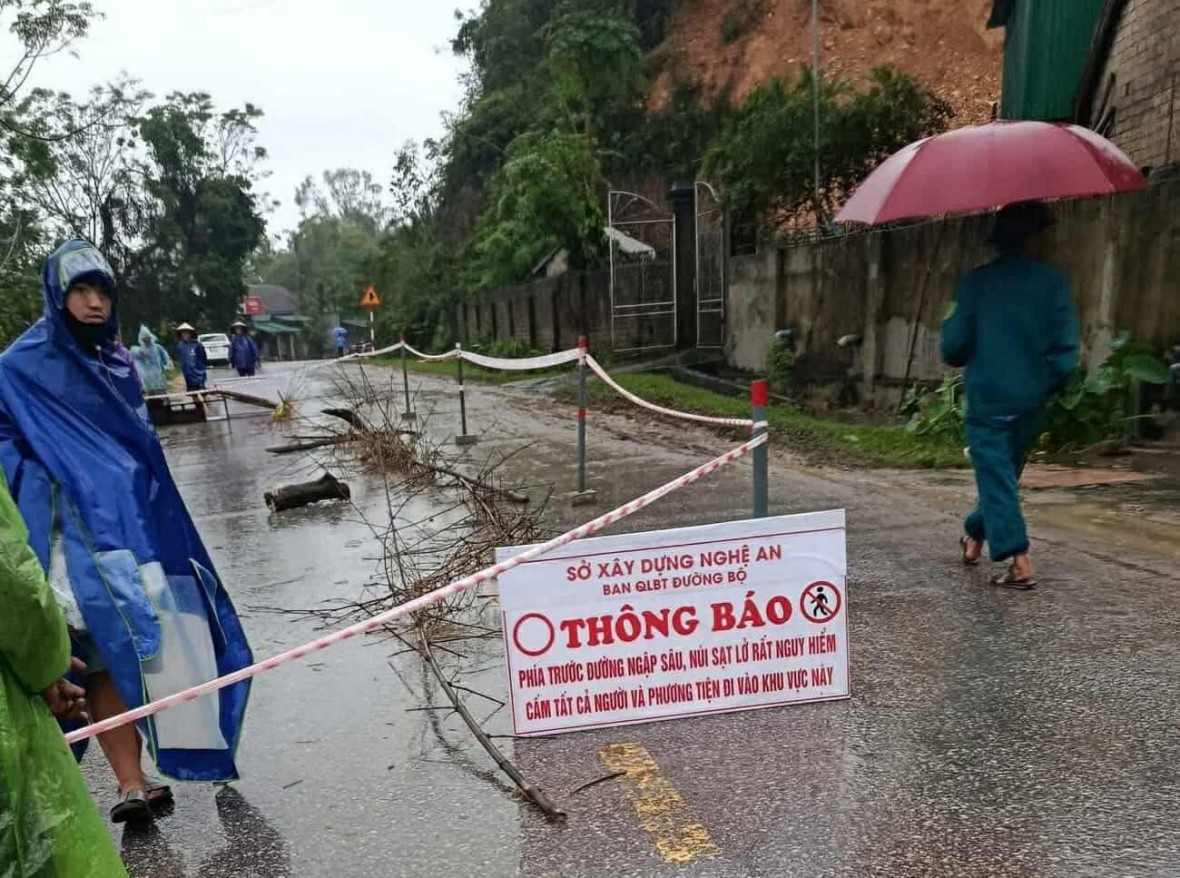 Thông báo cấm lưu thông trên QL 46C đoạn qua Km 279. Thông báo cấm lưu thông trên QL 46C đoạn qua Km 279.