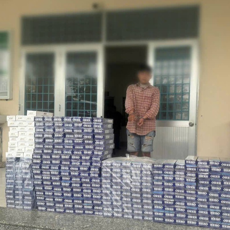 Bắt quả tang đối tượng vận chuyển 1.490 bao thuốc lá điếu nhập lậu Bắt quả tang đối tượng vận chuyển 1.490 bao thuốc lá điếu nhập lậu