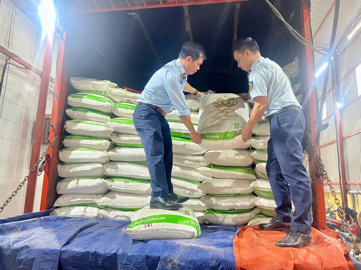 5 tấn đường cát trắng nhập lậu bị thu giữ