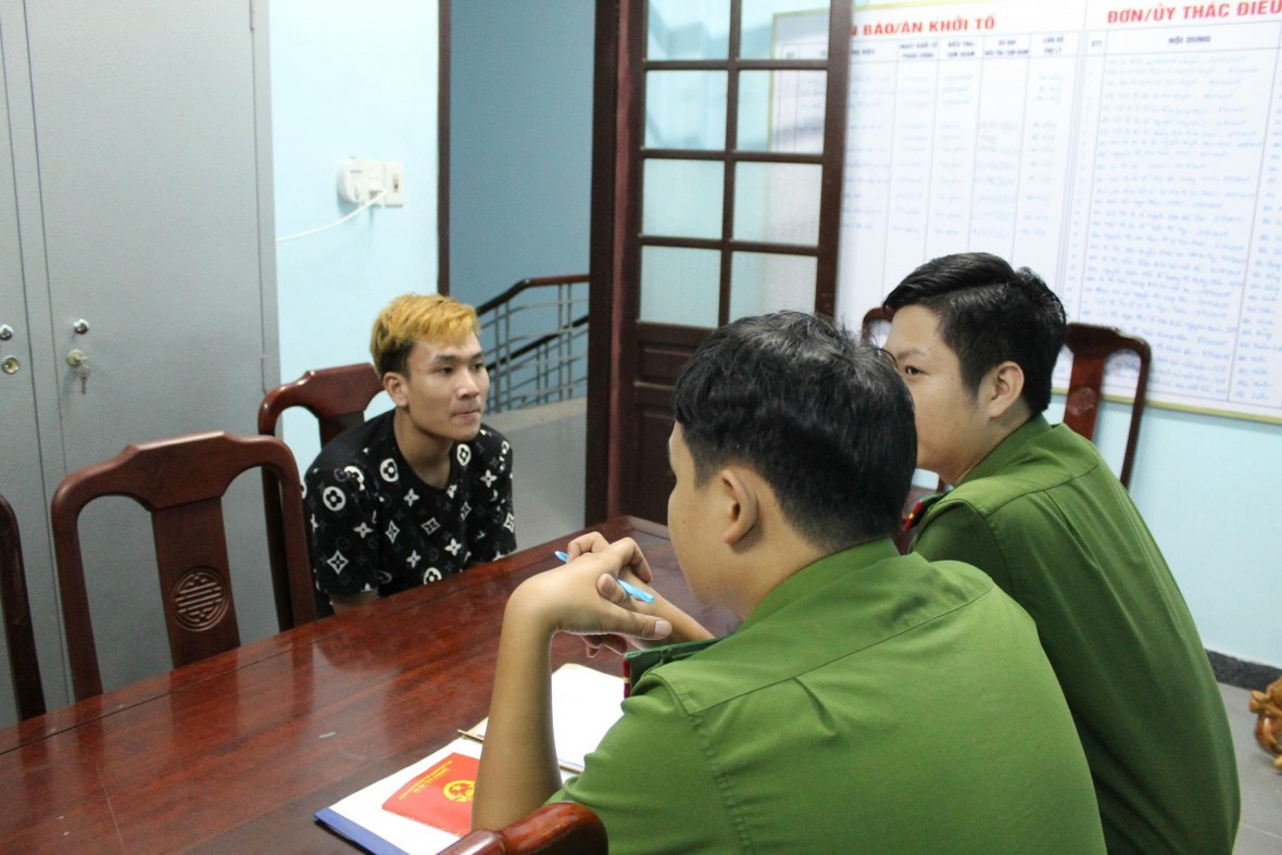 Công an phường An Cựu làm rõ đối tượng lừa đảo chiếm đoạt tài sản Nguyễn Anh Tuấn Vũ. (Ảnh: Công an TP Huế)