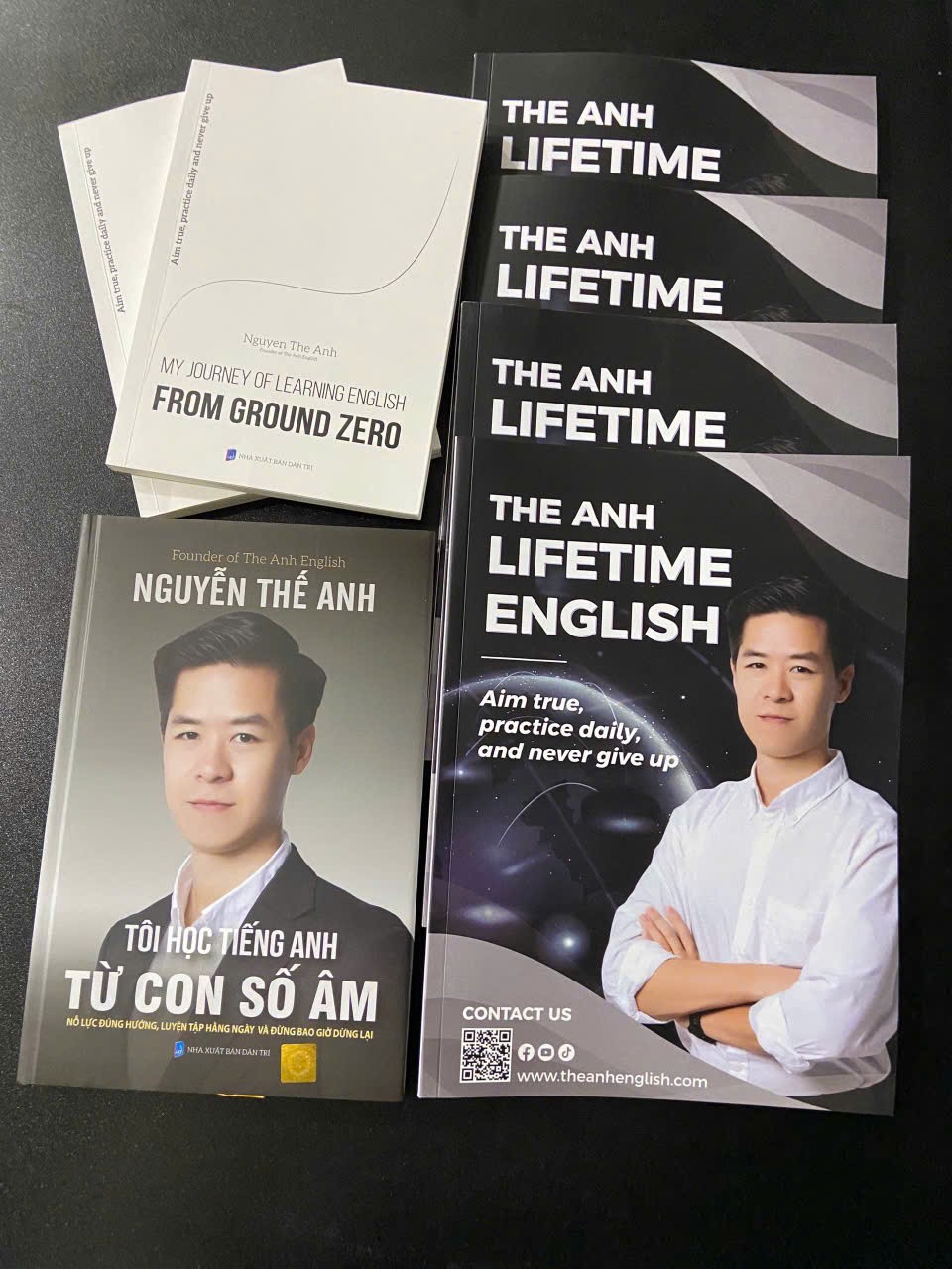 Nguyễn Thế Anh cũng viết cuốn sách “Tôi học tiếng Anh từ con số Âm” kể lại chính xác những gì mà anh đã trải qua...