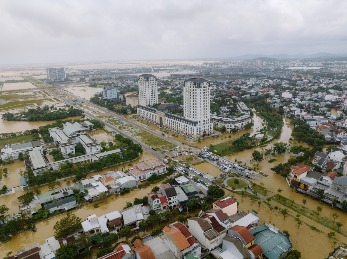 Khắc phục nhanh hậu quả mưa lũ tại khu vực Trung Bộ và sẵn sàng ứng phó với diễn biến bão Kalmaegi