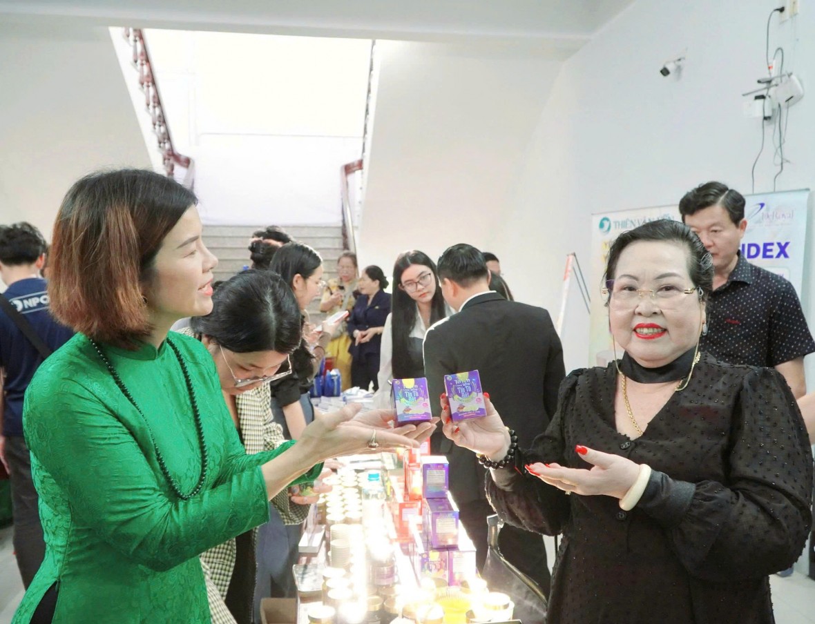 Nâng cao hiệu quả phòng chống hàng giả, bảo vệ doanh nghiệp và người tiêu dùng Nâng cao hiệu quả phòng chống hàng giả, bảo vệ doanh nghiệp và người tiêu dùng