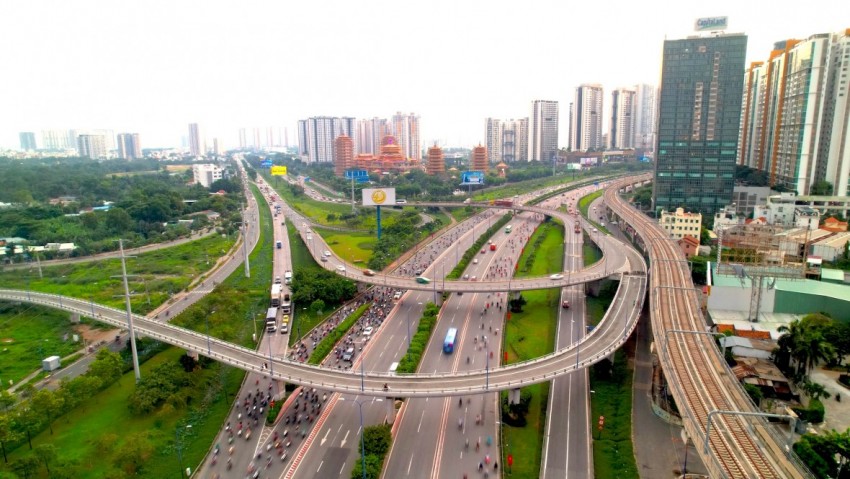 TP. Hồ Chí Minh hướng tới trung tâm dịch vụ hàng đầu cả nước và khu vực với các ngành dịch vụ cao cấp, hiện đại, giá trị gia tăng cao, phù hợp với định hướng phát triển đến năm 2030, tầm nhìn 2050.