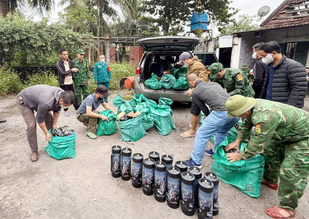 Quảng Ninh: Triệt phá đường dây buôn bán, vận chuyển khí cười quy mô lớn Quảng Ninh: Triệt phá đường dây buôn bán, vận chuyển khí cười quy mô lớn