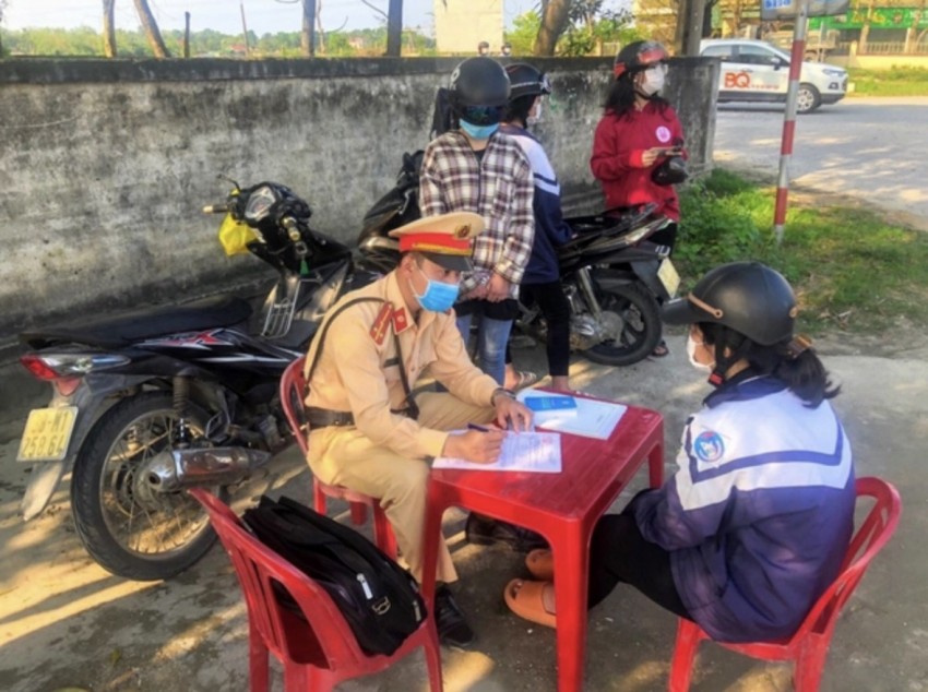 Xử phạt gần 20.000 học sinh vi phạm giao thông trong một ngày